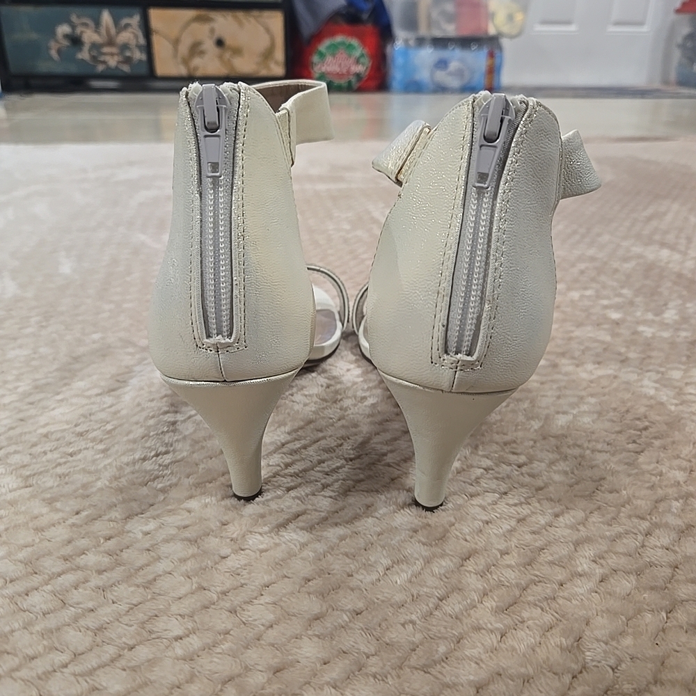 Style & Co Cream Gold Rhinestone Ankle Strap Heels Sandals Size 12M Dress Shoes - Picture 11 of 11